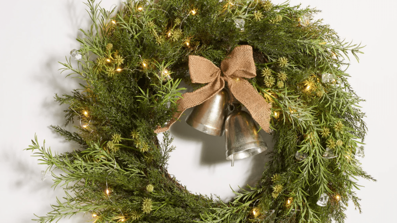 Pine_LED_Wreath_with_Gold_Bells